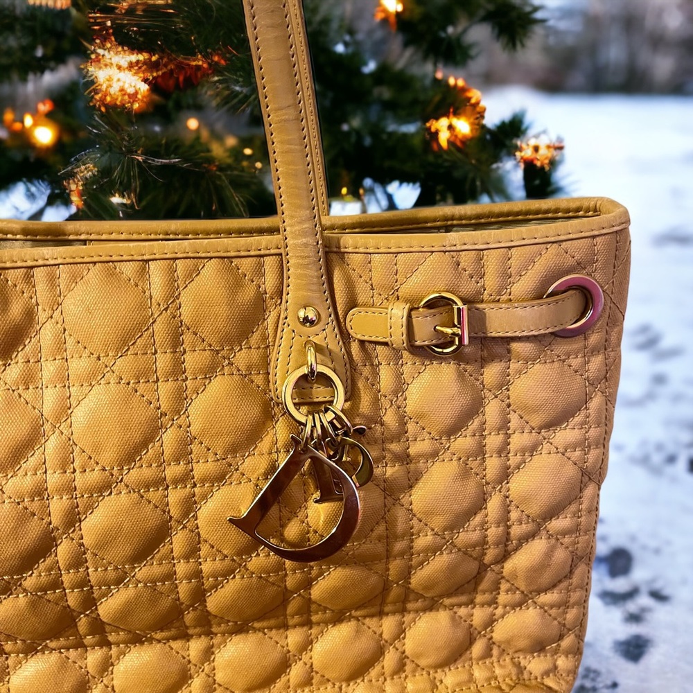Christian Dior Tote, Medium Beige Tote in very good condition.